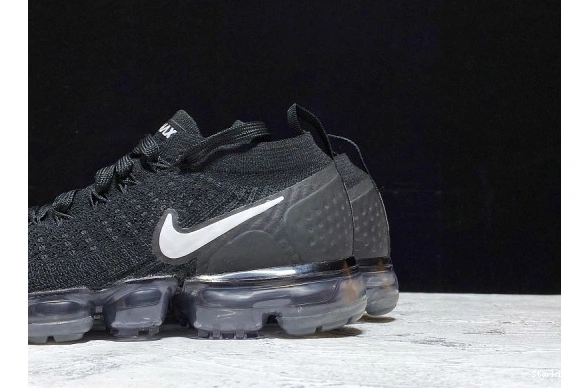 AIR 2 942842-001 VAPORMAX WHITE BLACK 1212